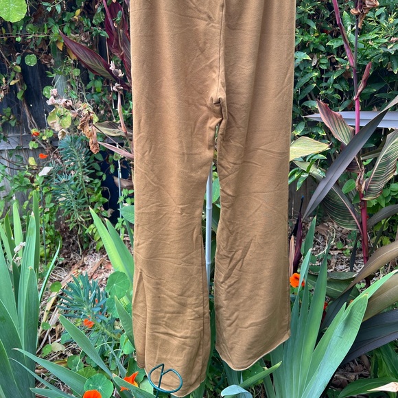 *SOLD* Offline By Aerie OTT Fleece Super Flare Pant; Size Medium - Picture 3 of 9